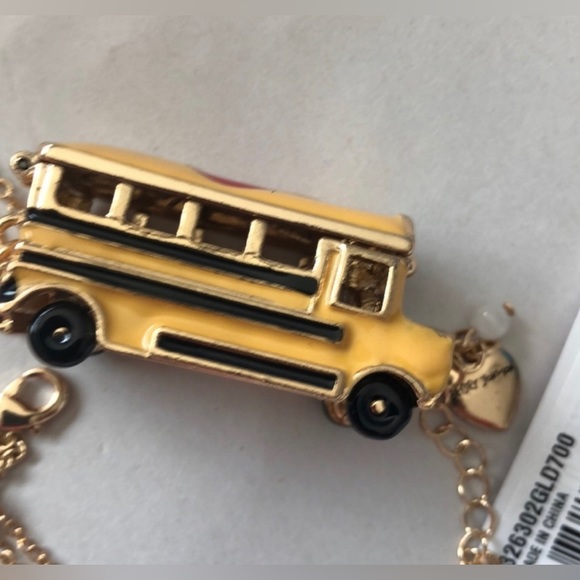 NWT 🚌♥️ Betsey Johnson school bus heart Necklace - Picture 11 of 15